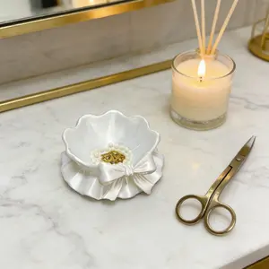 3D printed bow-shaped jewelry storage tray,White Ruffled Edge Jewelry Tray with Bow,Decorative Jewelry Dish for Home Decor, Desks, Office Tables, Themed Parties & Car Decorations