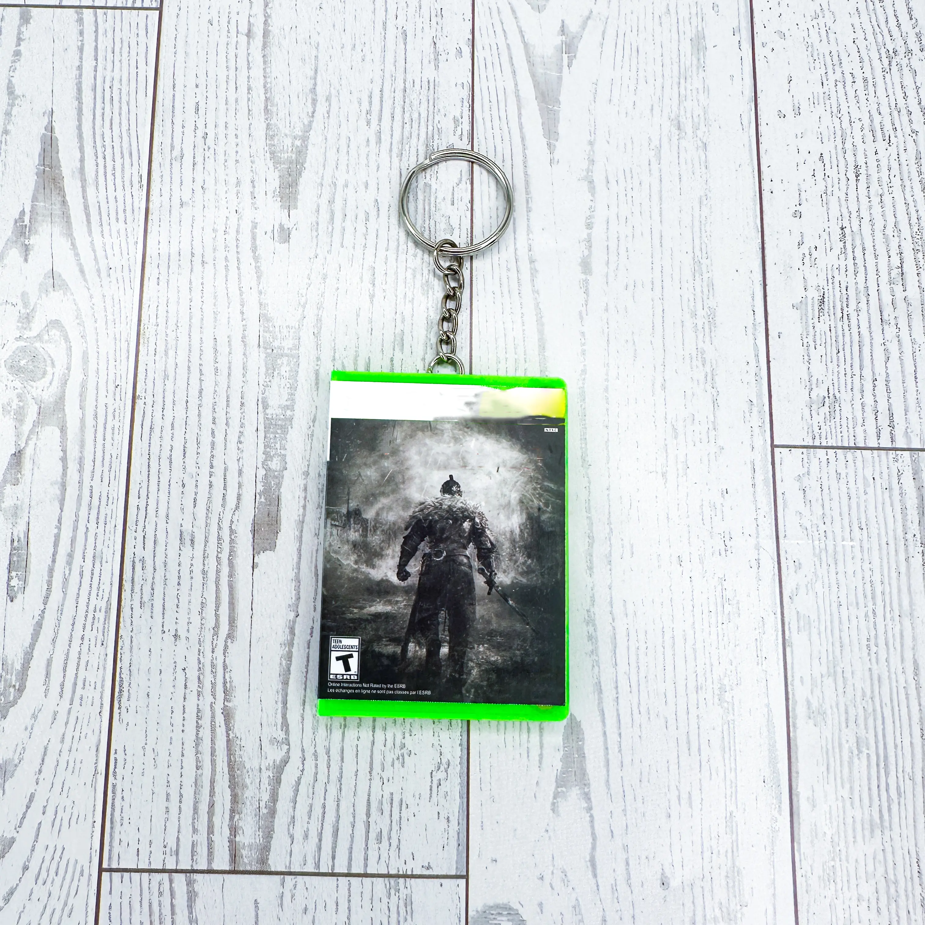 Mini Case Keychain Inspired by Retro Video Game DS2 | Magnetic Opening Case with Mini Disc