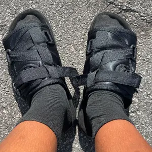 Comfortable Slides for Men and Women – Signature Design with Adjustable Straps, Arch Support & Slip-Resistant Sole, Perfect for Wide/Narrow Feet, Everyday Footwear for All-Day Wear