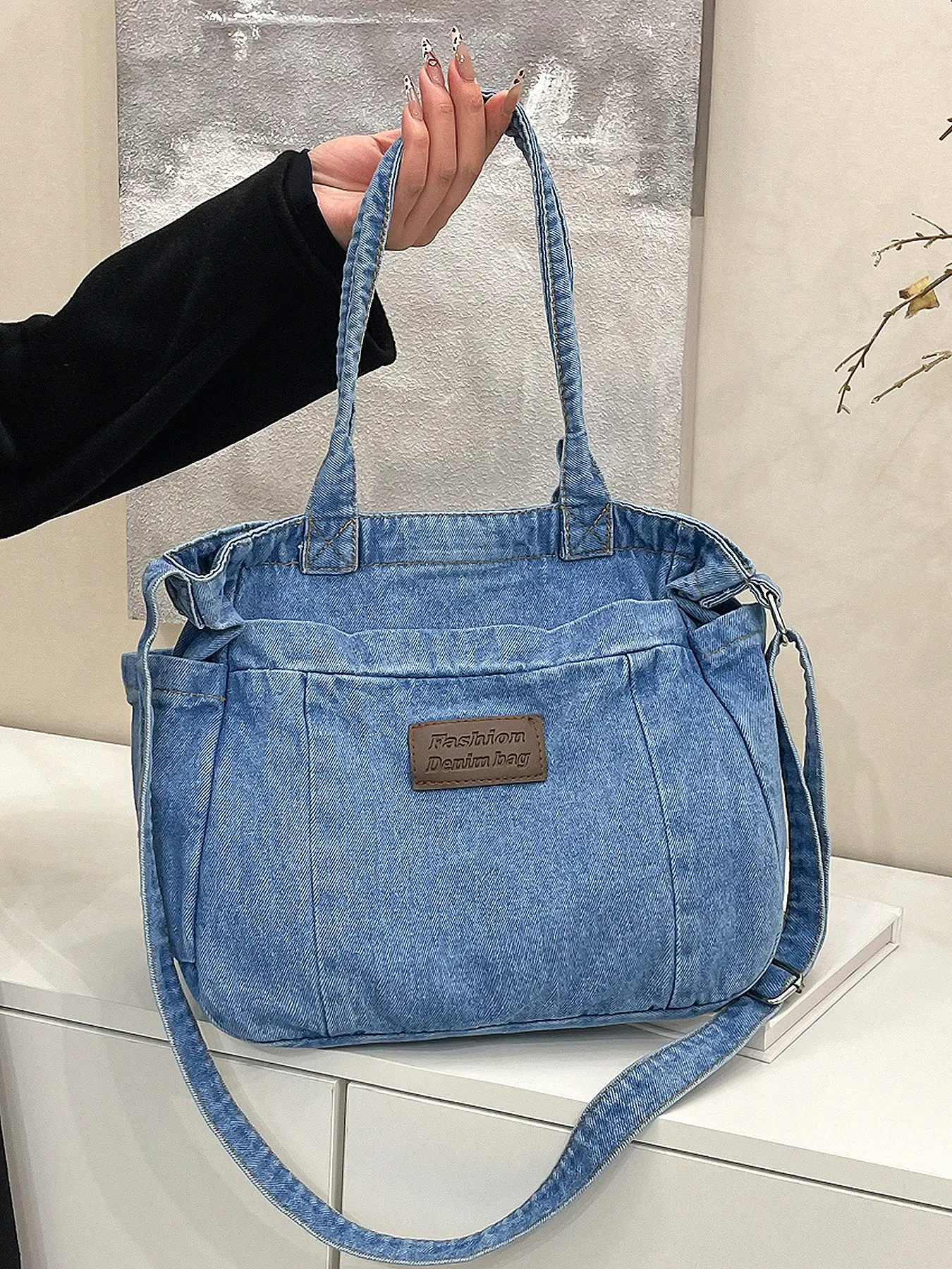 Two-tone denim retro-style shoulder and messenger bag, simple and versatile with large capacity, a must-have for casual daily commuting, fashionable niche design suitable for students, office workers, etc., Casual Crossbody Bag