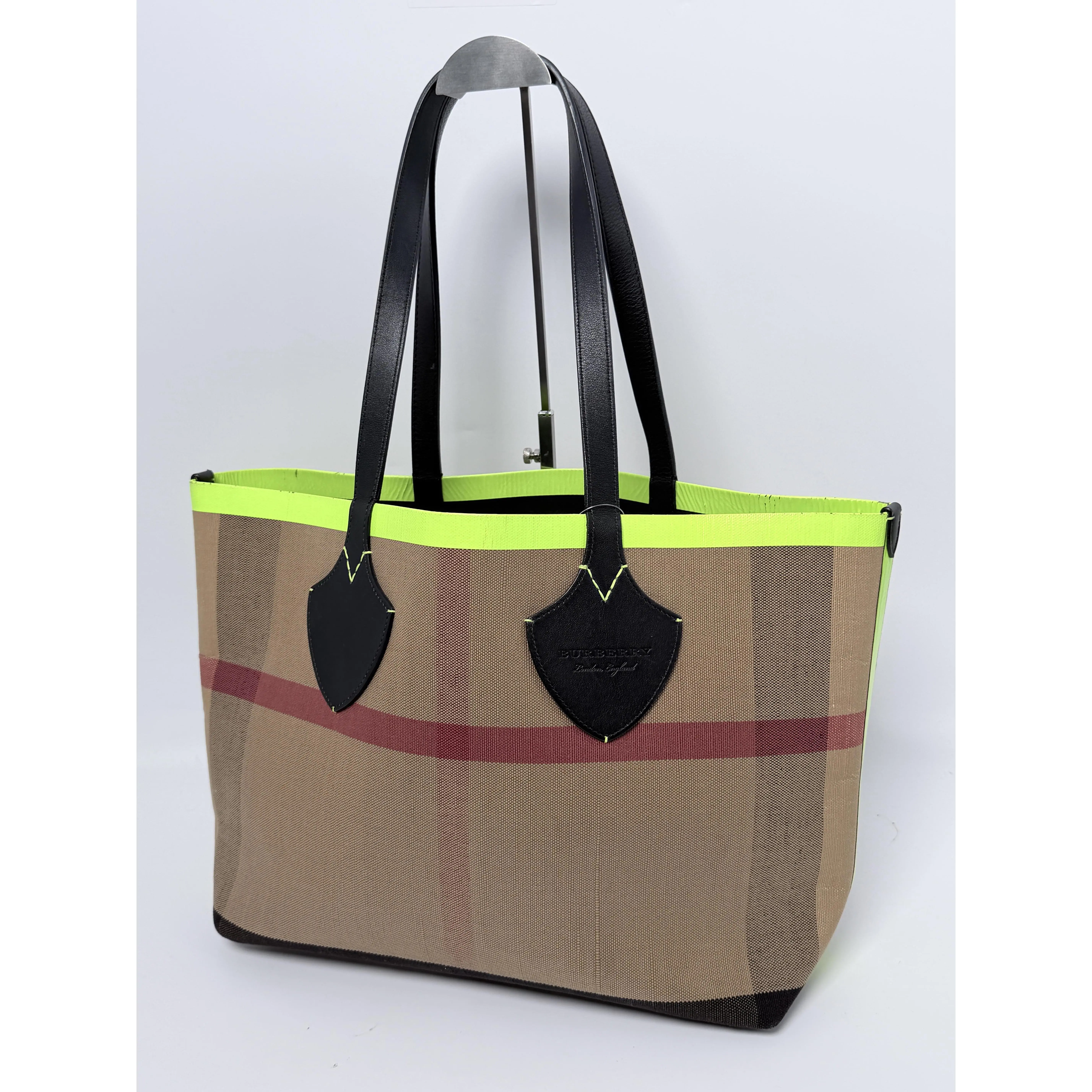Pre-owned BURBERRY canvas Tote Bags Giant Check Reversible Tote Bag Neon Yellow BIN001BR