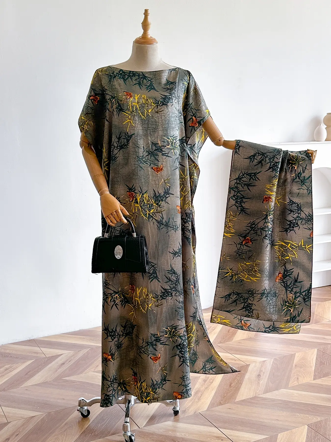 Elegant Women's Lightweight Floral Pattern Shawl, Smooth Woven Fabric, Casual Style, Suitable for All Seasons, Perfect for Any Occasion, Fashion Shawl