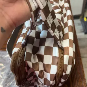 Hanging Toiletry Bag for Travel Large Size Checkered Makeup Bag Organizer Toiletries Bag Essentials Accessories Cosmetics Travel Makeup Bag Organizer for Women Girls with Makeup Brush Compartment & Two Side Pockets, Vertical Storage Toiletry Bag