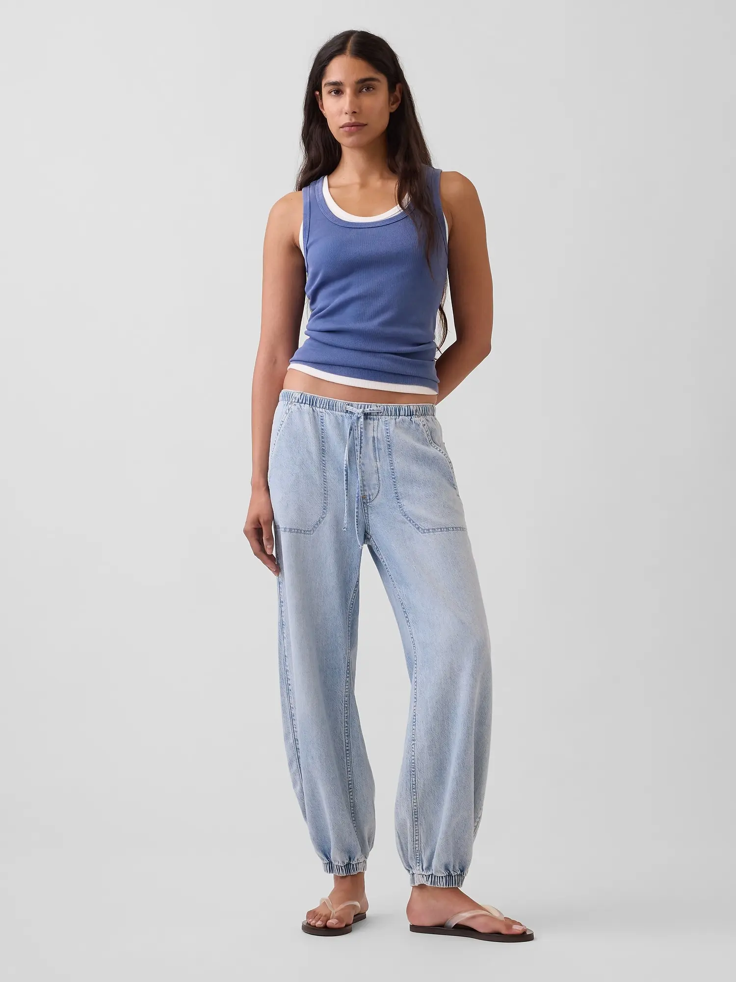 Gap Women's UltraSoft Denim Easy Barrel Joggers