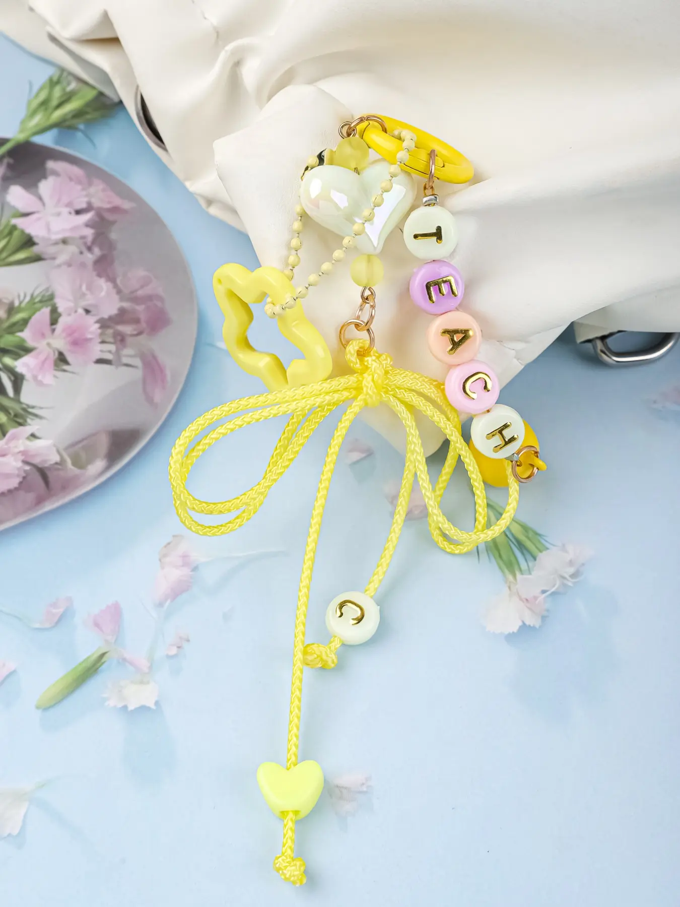 1 Count Teacher Appreciation Gift Keychain, TEACH Letter Beaded Bag Charm With Pink Bell & Heart Pendant, Personalized Cute Key Ring For Teachers