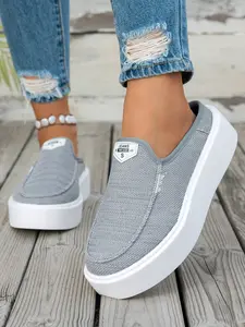 2026 Women’s new styles: brown, black, gray, green. pink, leopard print. colorful. milk-colored. black and white. thick-soled mules. large size, comfortable, casual, slip-on design. suitable for school/vacation.