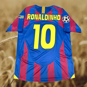 05/06 Home Red and Blue No. 10 Ronaldinho Short-Sleeve Jersey