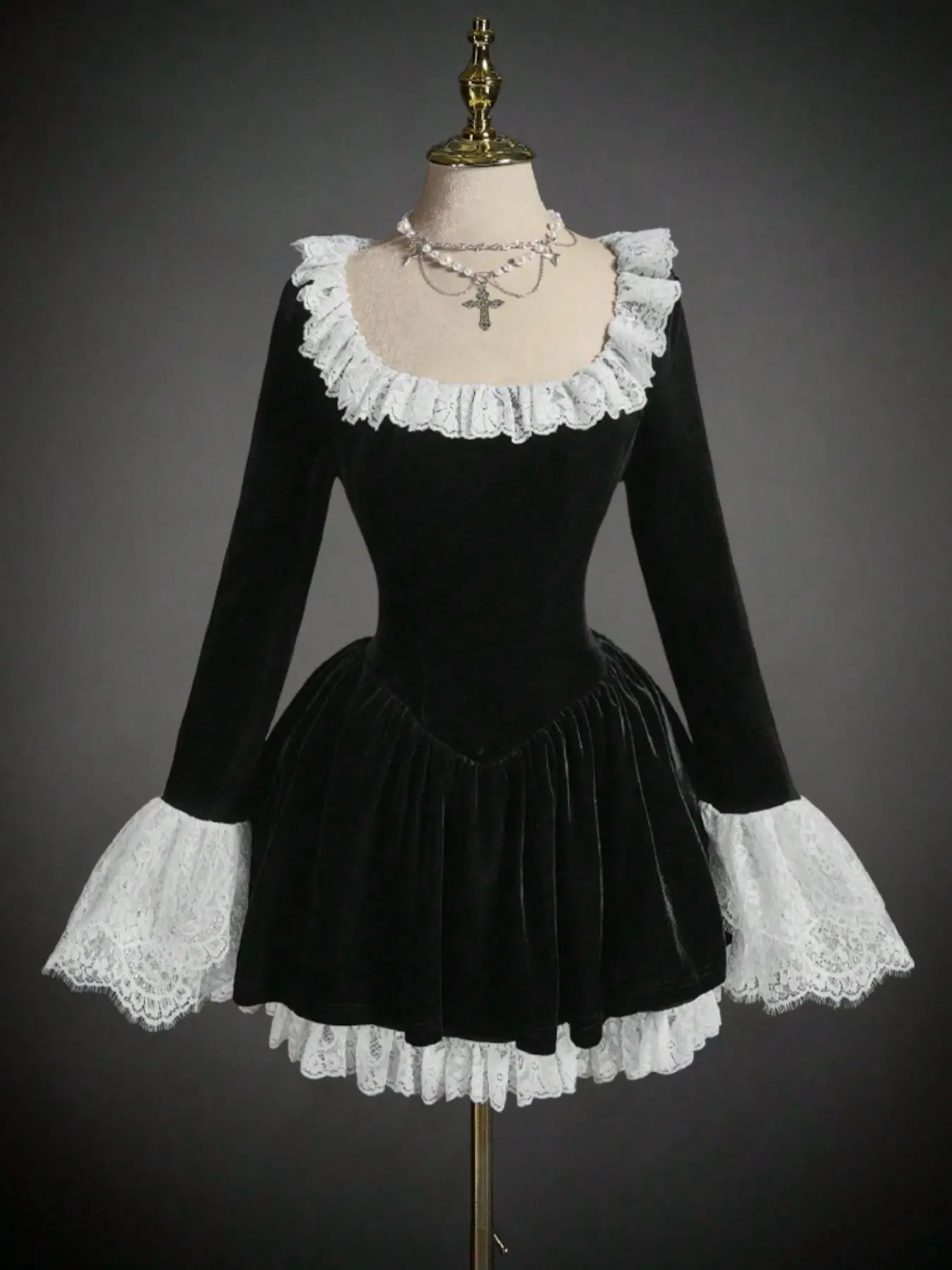 Women's Lady Halloween Colorblock Lace & Velvet Long Sleeve Mini Dress, Sexy Slim-Fitting Casual Wear All over Print, Perfect for All Seasons, Casual Fashionable Dress, Womenswear, Casual Classy Dress