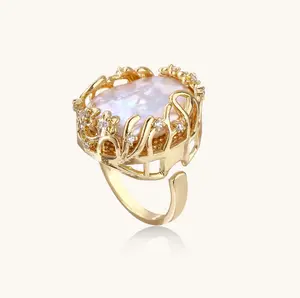 Women's Baroque Pearl Crown Ring - Fashion Costume Jewelry Accessory, Gold-Tone Statement Pearl Ring for Outdoor Activities, Pearl Rings, Gold-Tone Pearl Rings