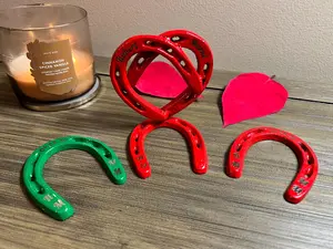 Steel Horseshoe Heart Stand | Single Horseshoe | Personalization Engraving