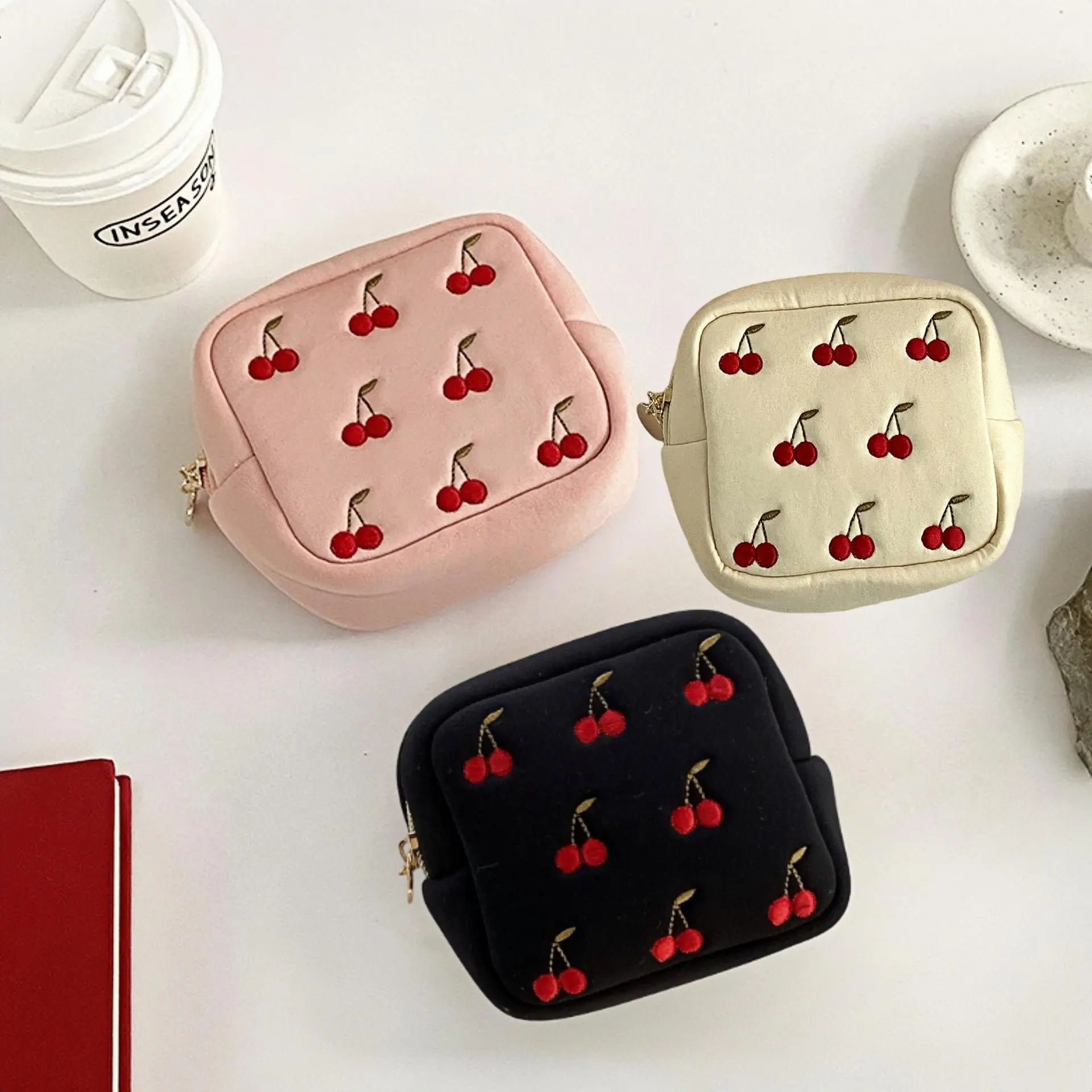 Cherry Pattern Storage Bag, 1 Count Portable Multi-functional Napkins Pouch Bag, Jewelry Skin Care Product Organizer, Cosmetic Bag for Home Office Travel