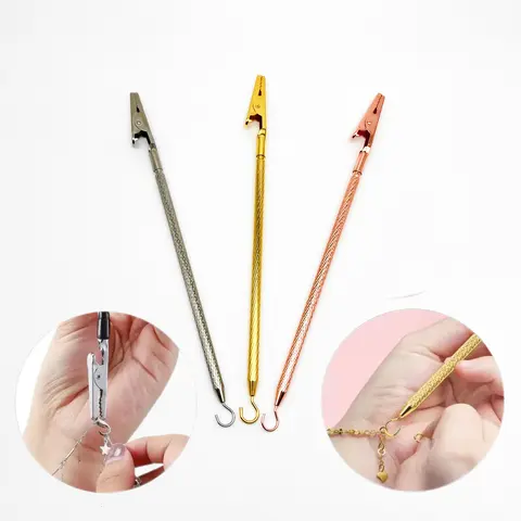 Double-Ended Metal Bracelet Helper Tool - Practical Fashion Jewelry Adjuster Accessory, Easy to Use, Compatibility with Multiple Bracelets, Daily Everyday Unisex Aid for Simplifying Self-Wearing Fastening