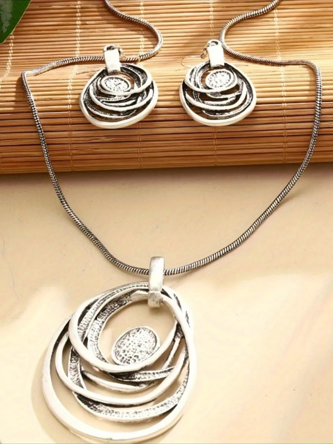 Retro Bohemian Style Geometric Pattern Set. This Elegant and Simple Women's Vortex Design Is Perfect for Daily Wear, Parties and As A Holiday Gift. It Has A Casual Style and A Multi-layered Design. Vintage Boho Jewelry Set