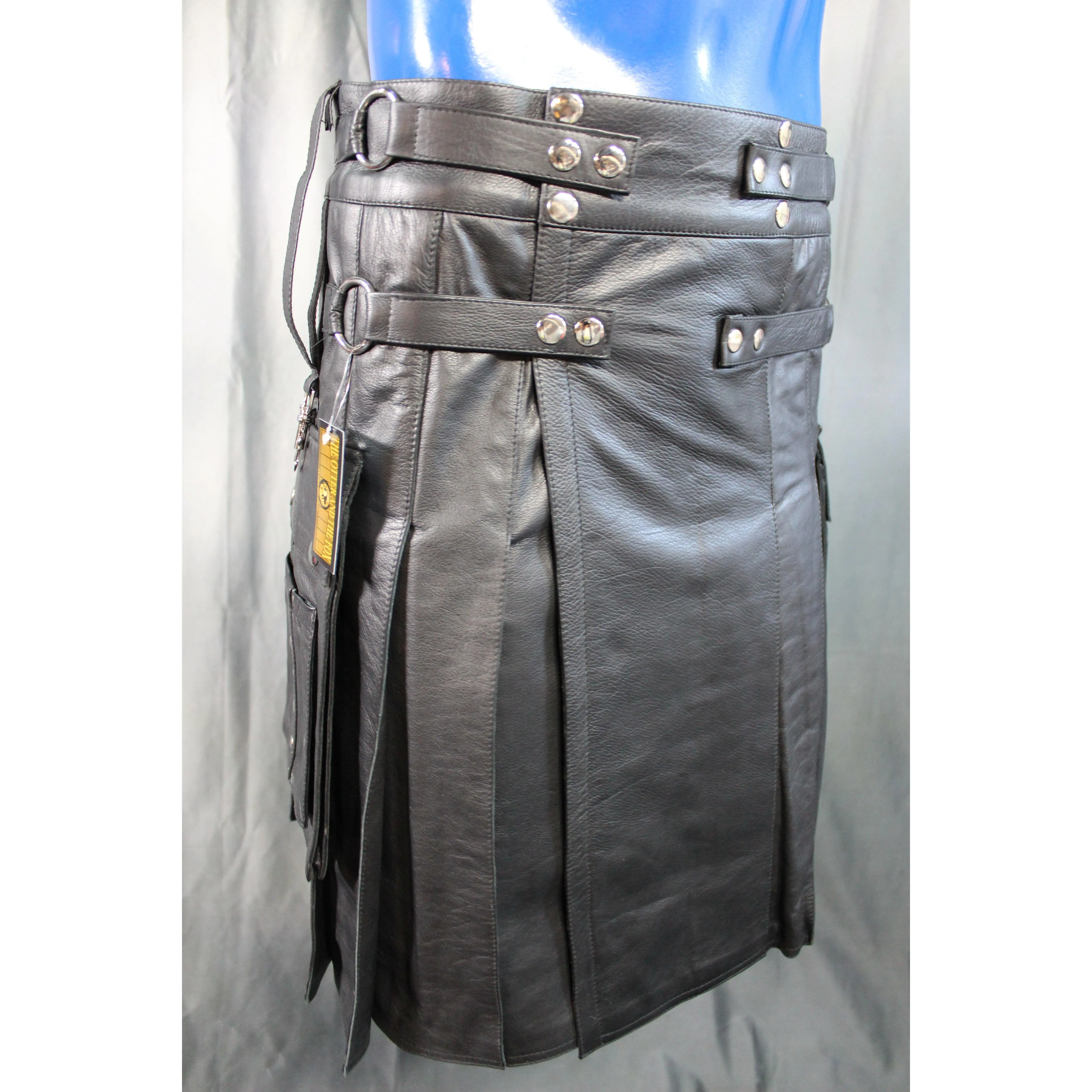 The Otter and The Fox Leather Kilt in Classic Black