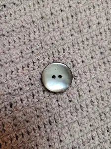20mm iridescent button