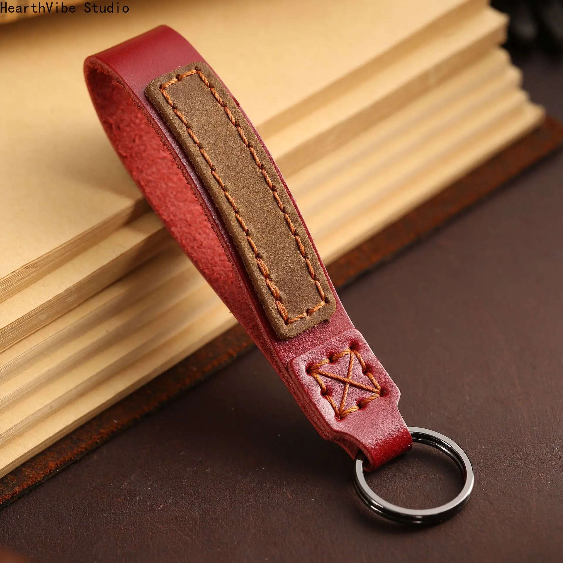 Genuine Leather Universal Keychain for Car Keys, Compact Minimalist Carabiner with Anti-Loss Belt Clip, Unisex for Outdoor Sports & Camping Hiking, Universal Leather Keychain