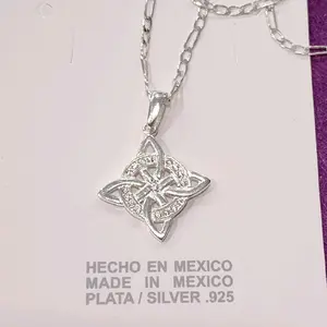 Nudo de bruja con cadena. Witch's knot with chain.