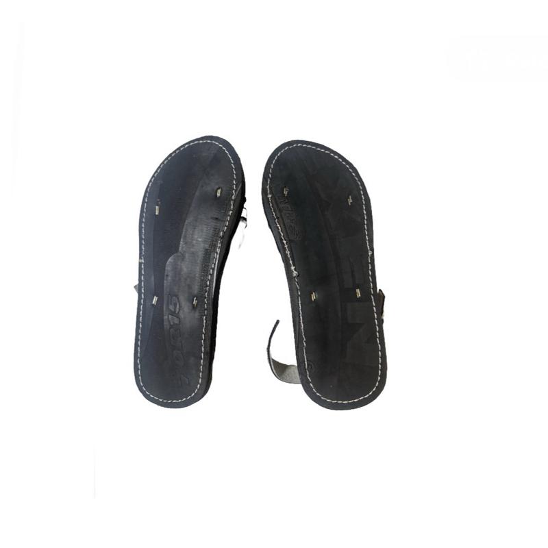 Huaraches de Estados de Mexico / Crossed sandals embroidered Mexican States Tire Sole Natural Cowhide Leather