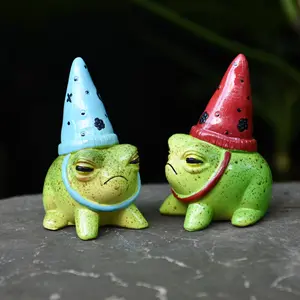 2PCS Cute Frog Statue with Party Hat| Desk Decor, Home Office Ornament, Funny Gift for Friends & Family, Mini Figurine Set