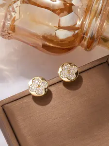 Fashion Simple Round Shell Clover Zircon Earrings, Lucky Clover Design, Suitable for Women, Daily Party Wear, Holiday Gifts