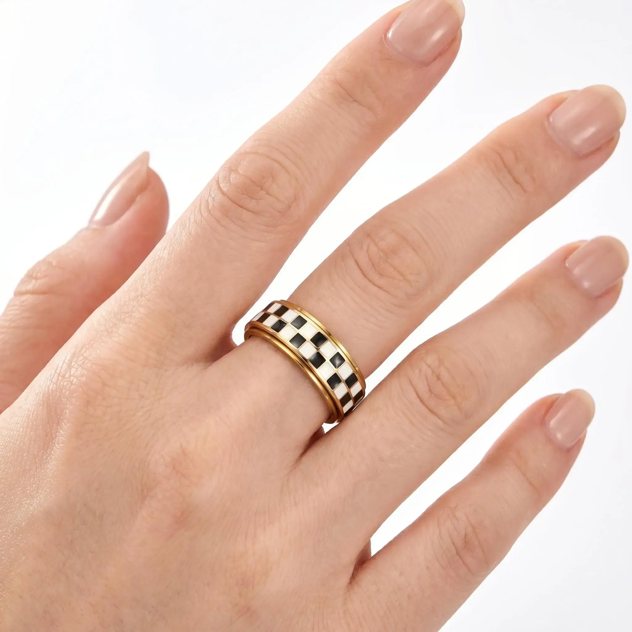 Virelyn Checkered Fidget Ring for Adults, 18K Gold-Plated Stainless Steel, Stress Relief Accessory with Fashionable Geometric Design, Ideal Gift