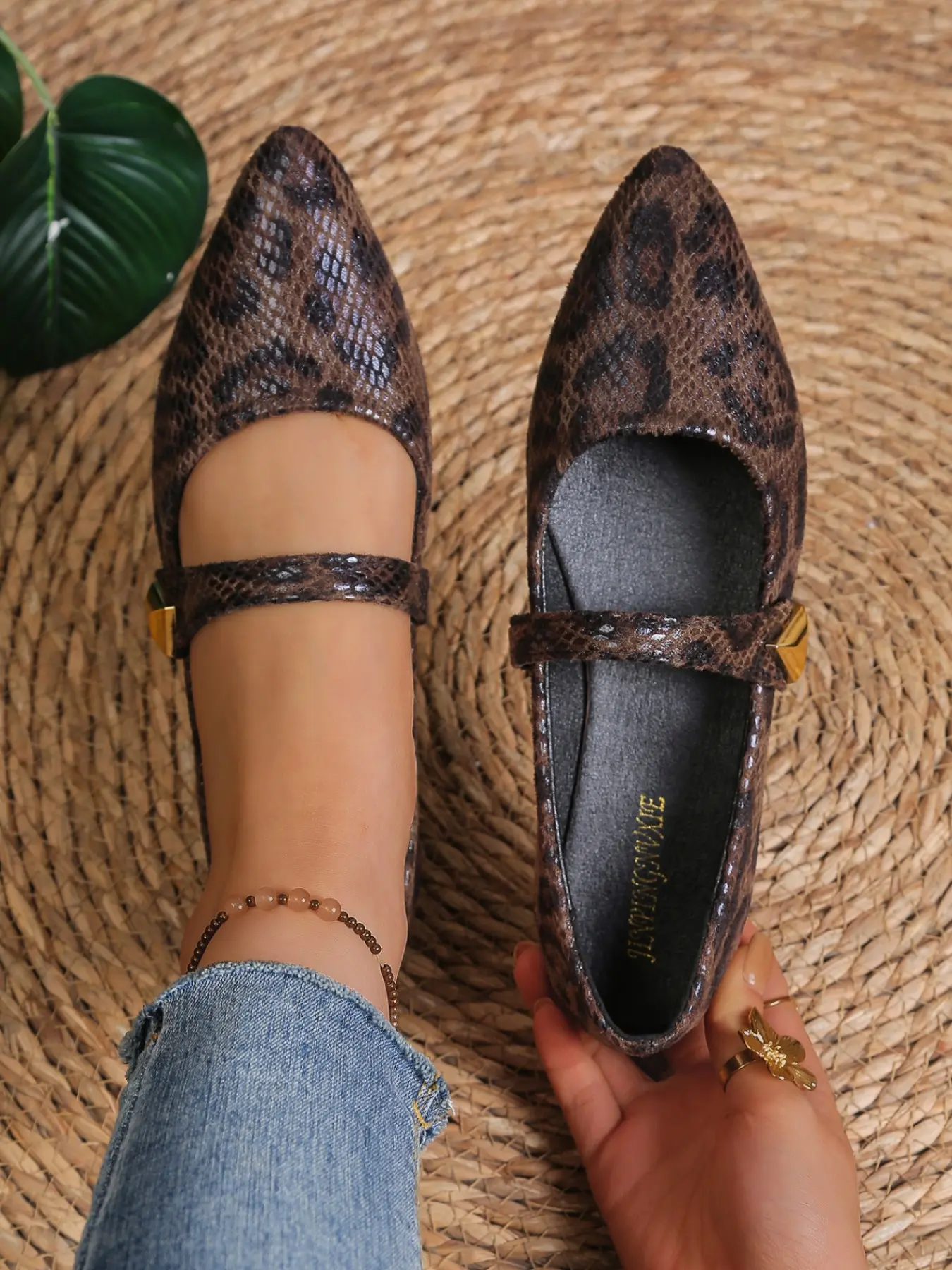2026 retro leopard women's pointed toe shallow one-word belt single shoes low-heeled Leopard Print Shoes Pointed Toe Flats versatile Casual temperament commuting shoes