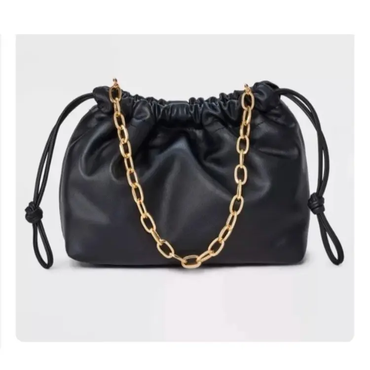 Universal Thread Purse, Compact Crossbody Style for Daily Use, Water-Resistant Fabric with Multiple Pockets