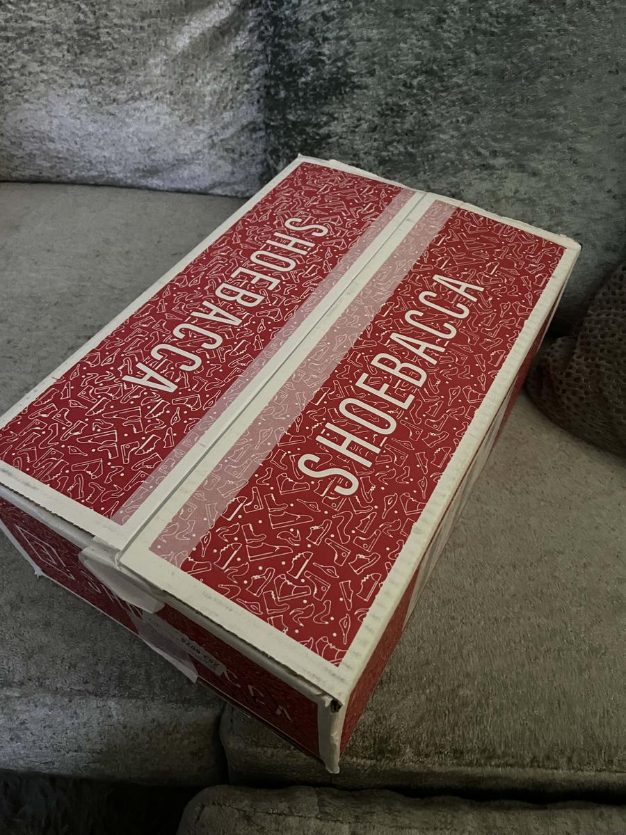 Item: 8, Medium, White