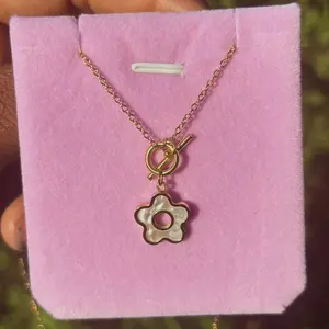 Adjustable Opal Filled Necklace for Women - Fashion Accessory