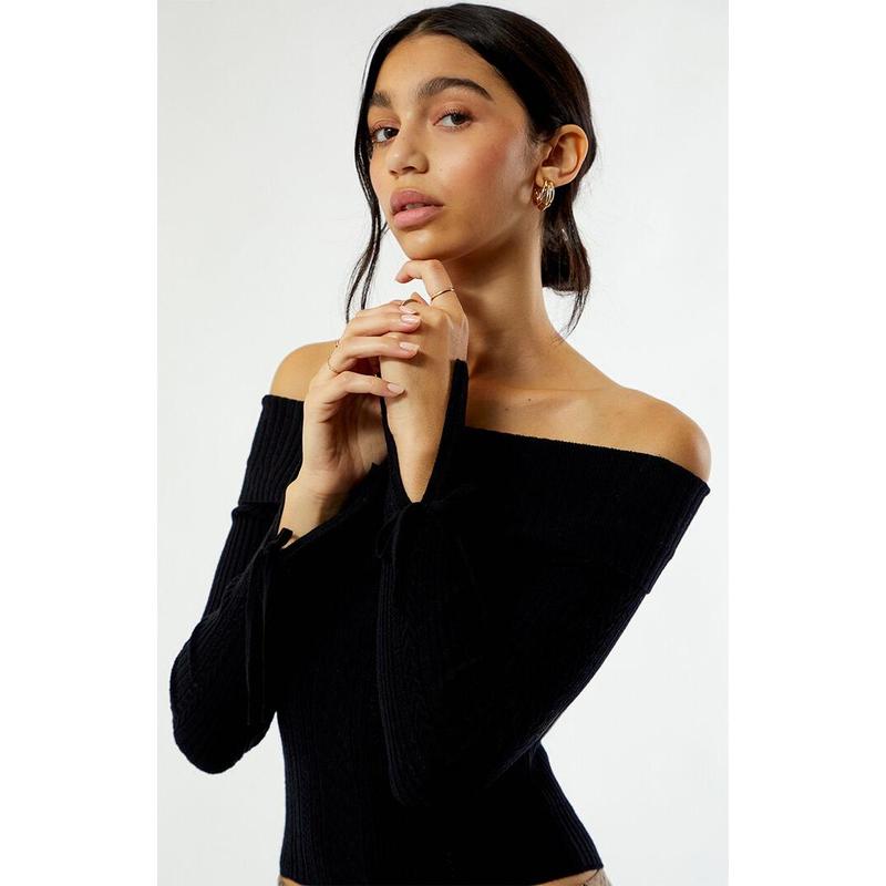 Beverly and Beck Women's Ella Off-The-Shoulder Sweater