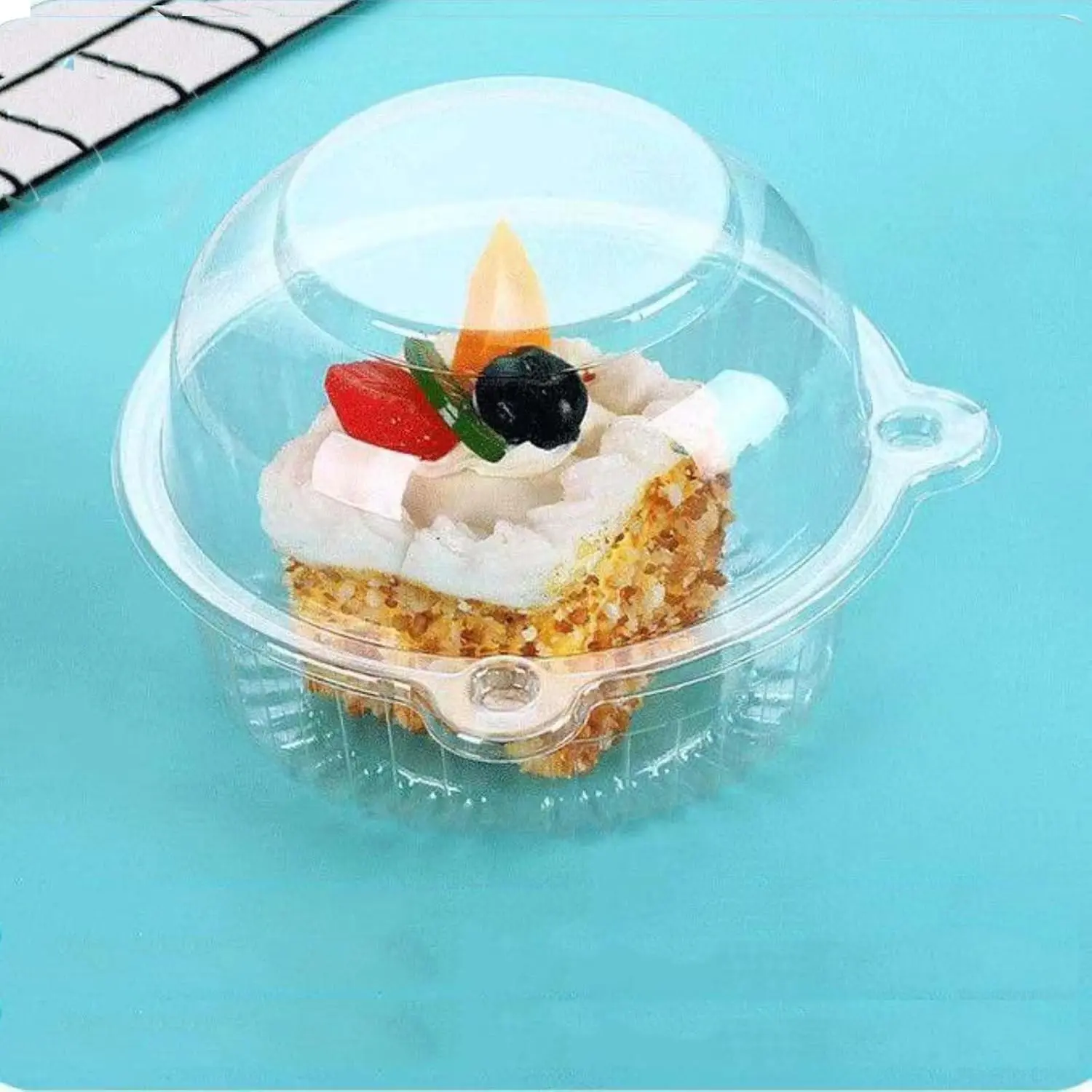 100 Packs Jumbo Muffin Containers, Clear Plastic Muffin Containers, Flip Design, Cartoon ShapeCupcake Containers Suitable for Parties, Cafes and Other Occasions