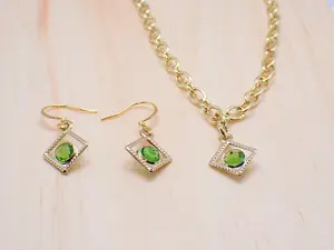 Women's Rhinestone 2-Piece Costume Jewelry Set, Fashion Accessory Necklace & Earrings for Special Occasions