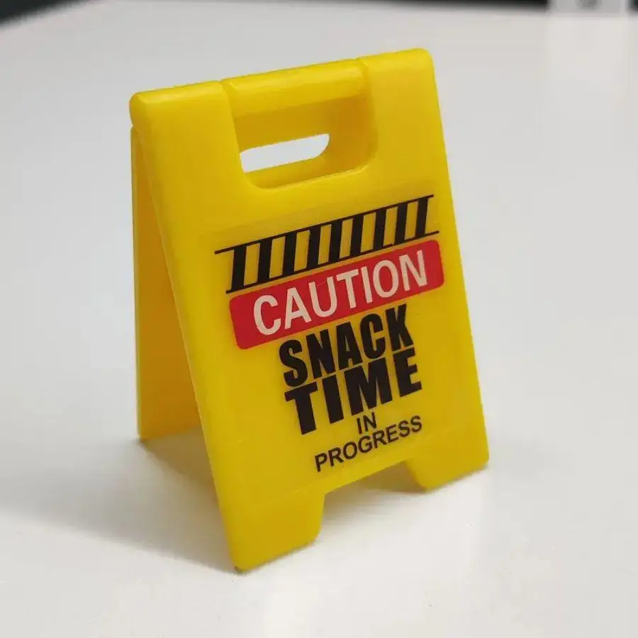 Funny Office Desk Warning Sign, 1 Count Senior Moment Sign, Desktop Decoration for School Office Home, Office Stationery & Supplies