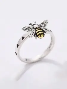 1 PC Beautiful Bee Elegant  Round Zircon Ring for Women Fashion Jewelry for Festival Party Daily Clothing Decor Trendy Exquisite Wedding Engagement Promise Ring Ladies  Anniversary Party Birthday Valentine's Day Festival Gift for Girlfriend