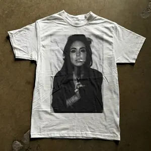 LINDSAY LO AA GRAPHIC TEE 100% COTTON