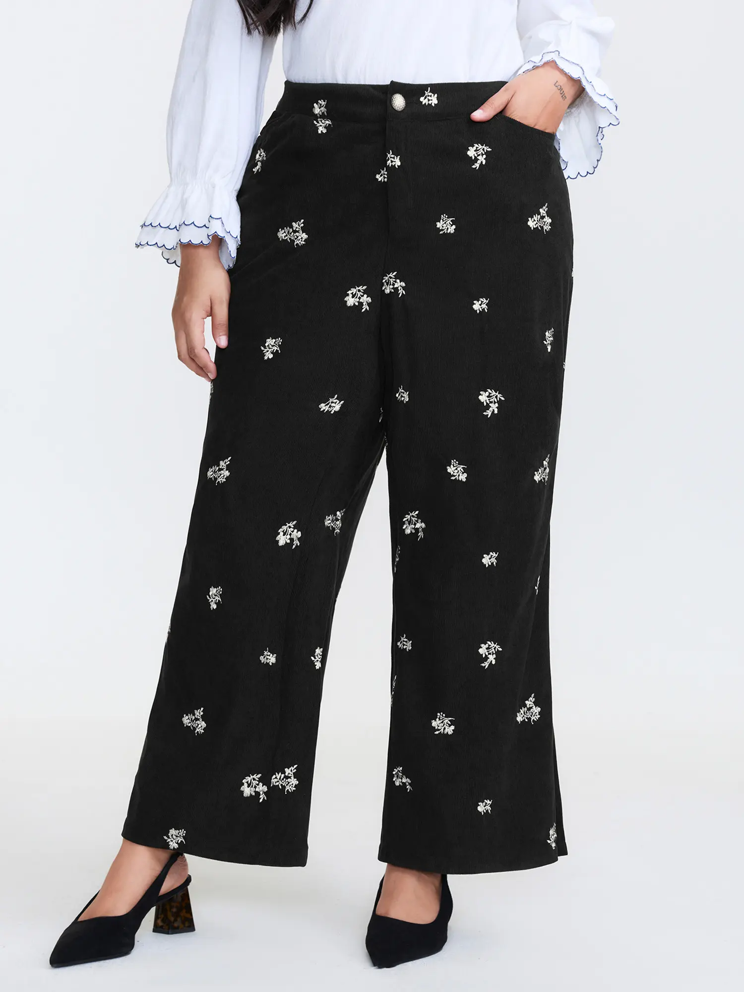 BloomChic Women's Plus Size Retro Ditsy Floral Flare Pants, Loose-Fitting Mid Rise Trousers with Slit Hem, Pockets, and Button Detail, Garment, Mom, Flared Pants, Plus Size Basics, Low Stretch, Slanted Pocket, 14-16/1X, 18-20/2X, Curvy Plus Size Clothes 2