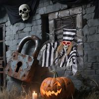 18” Hanging Skull Prisoner