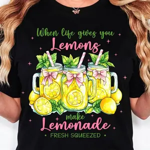 When Life Gives You Lemons Make Lemonade Graphic Tee, Summer Fresh Squeezed Lemonade Print T-Shirt, Retro Oversized Crew Neck Top for Casual Daily Wear