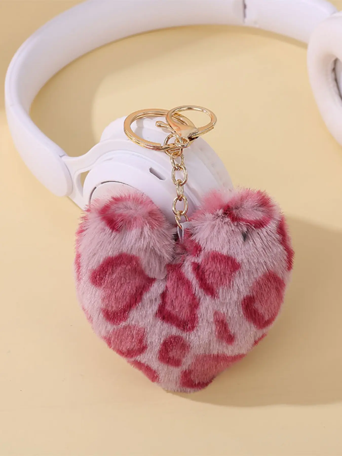 Mother's Day Gift Plush Heart Keychain Colorful Leopard Print Fur Ball Charm, Cute Peach Heart Bag Pendant, Soft Plush Accessories for Bags, Keychain Jewelry, Keychain Kawaii, Pompom Keychain, Fuzzy Keychain, Fluffy Keychain, Heart Shaped Keychain