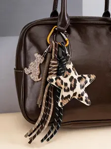 Leopard Print Heart Keychain Bag Charm, Vintage Wild Trendy Style, Diy Hanging Accessory For Bags With Multiple Uses, Portable Charm Suitable For Work Backpacks / Car Keys, A Stylish Daily Accessory For Trendy Girls, Purse Charm, Purse Accessories