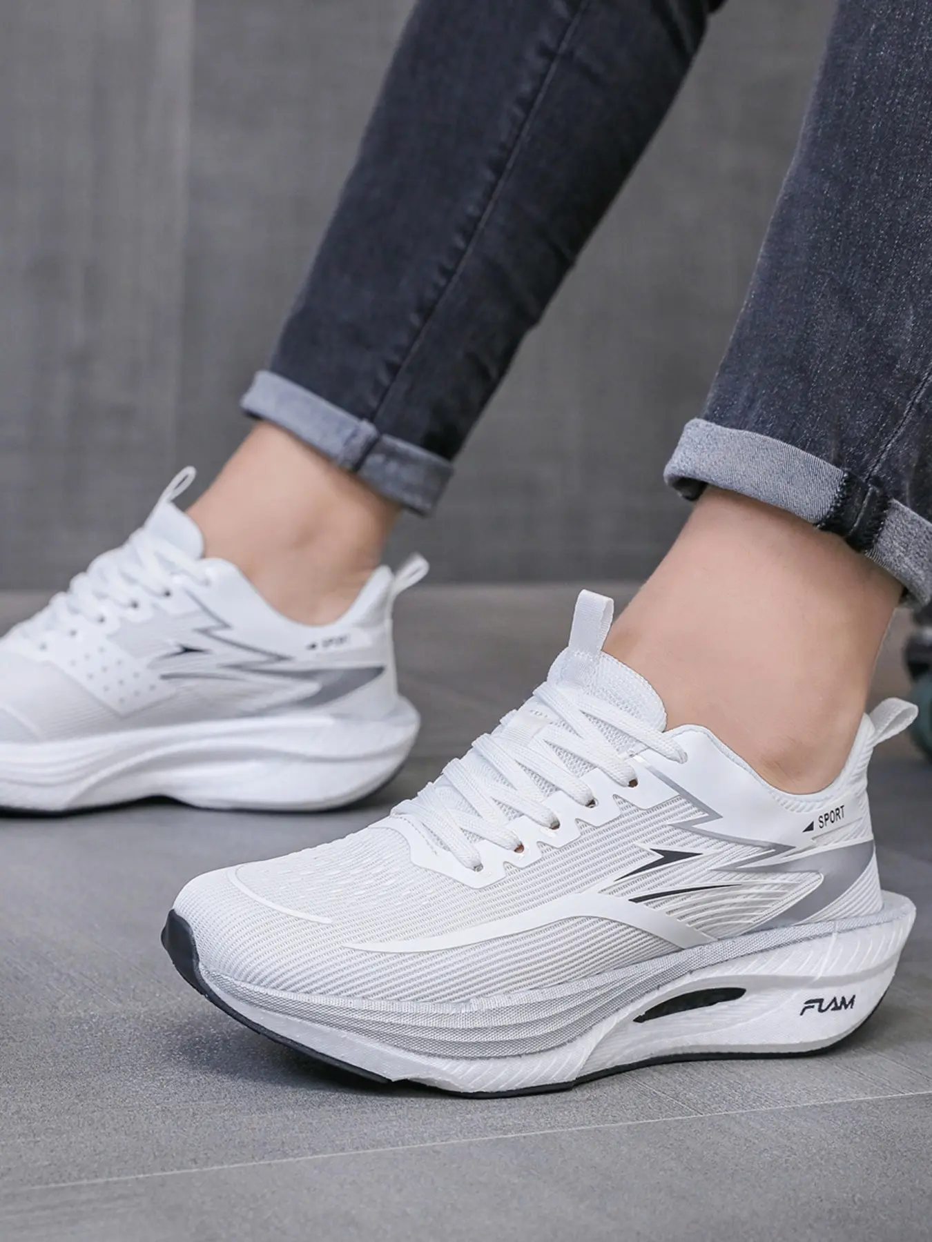 New Unisex Breathable Flyknit Shoes, Carbon Plate Sporty Style, Lightweight Anti-Slip Travel Sneakers, Fashion Casual Running Shoes, Athletic Running Trainers