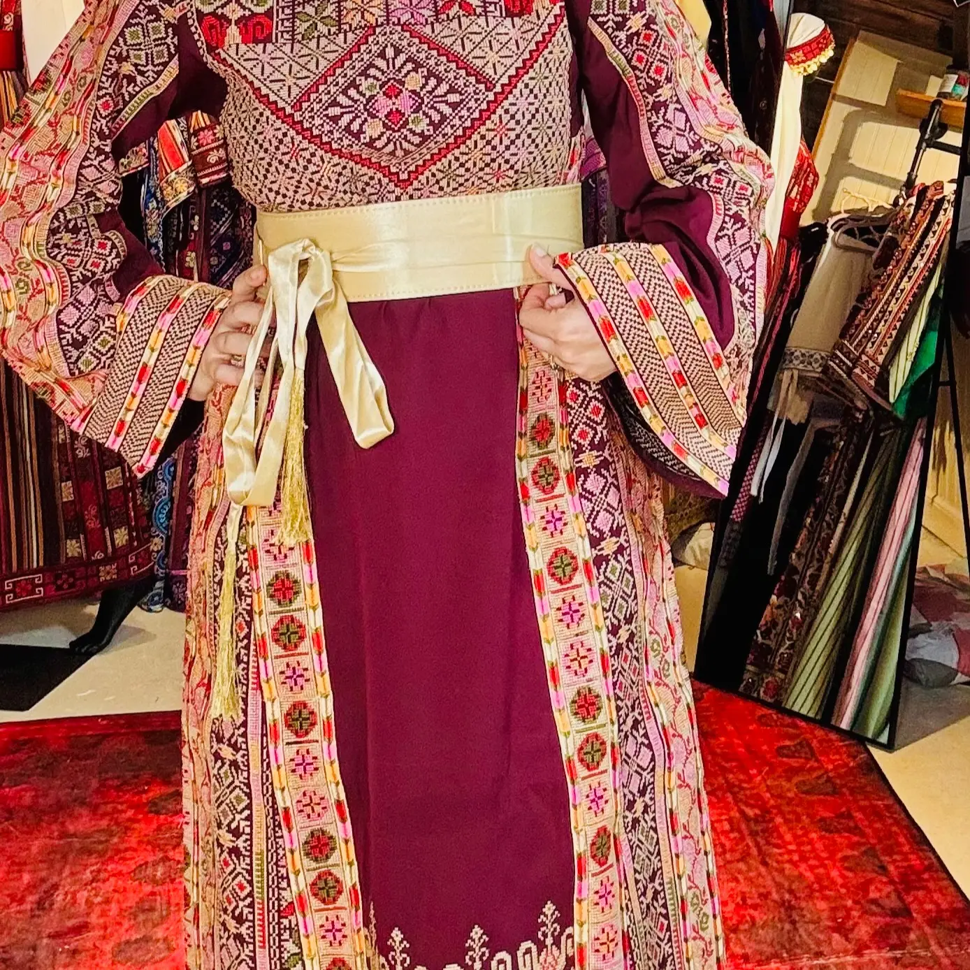 Thobe Fallahi Burgundy