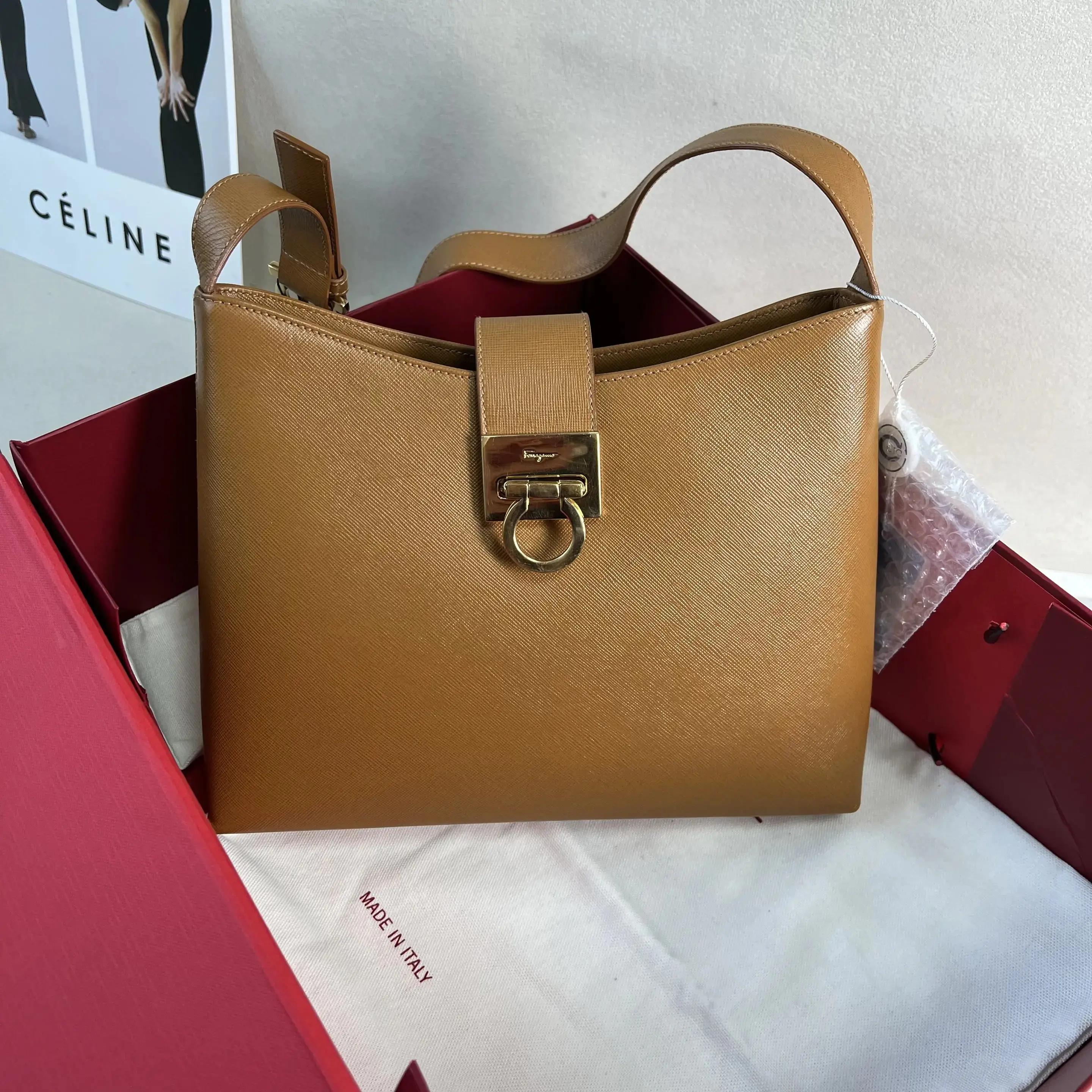Pre-owned SALVATORE FERRAGAMO Trifolio Crossbody Shoulder Bag, Model 0720 dina/C8357110304, Crossbody Bag