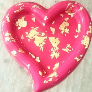 Eco-Friendly Concrete Heart Tray – White with Gold Leaf | Handmade Decorative Tray | Jewelry Holder | Custom Colors Available