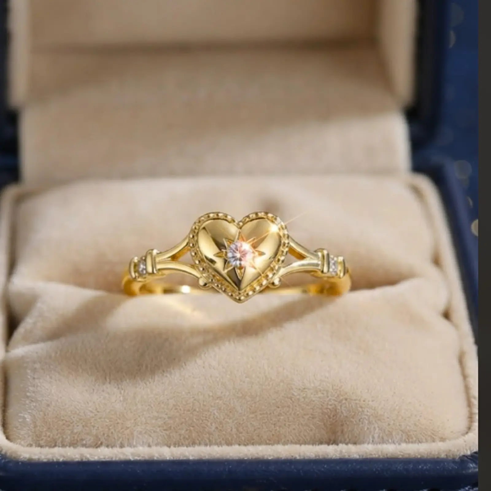 Fashionable 14K gold-plated heart-shaped ring for women, everyday accessory, meaningful jewelry (gift box not included) for Valentine's Day.