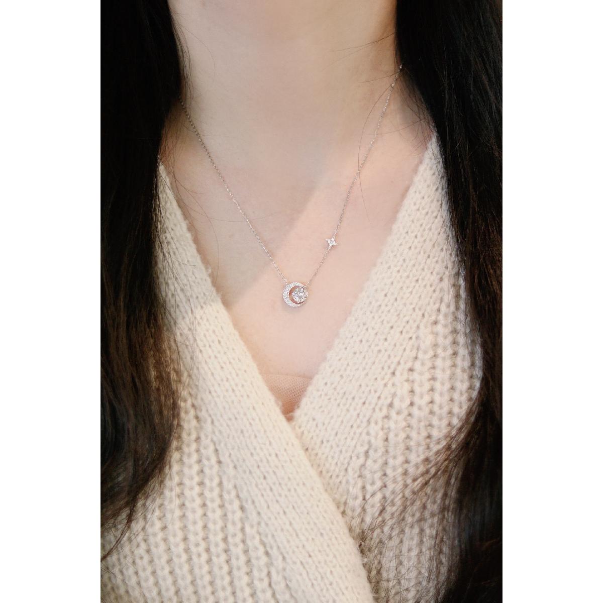 Luxury Moon & Star Shine Pendant Necklace for Women, Sophisticated Celestial Statement Neck Accessory, Premium Craftsmanship, Timeless Design for Formal Daily Wear, Trending Jewelry Gift