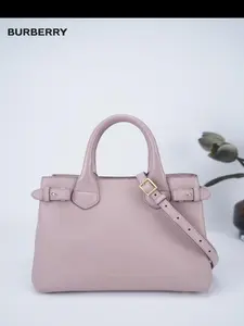 Pre-owned BURBERRY Leather Messenger Bags Preloved Banner Bag