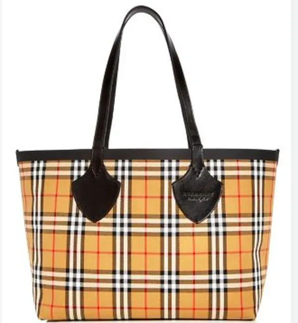 Pre-owned BURBERRY PVC Tote Bags Reversible Giant Bgp224932