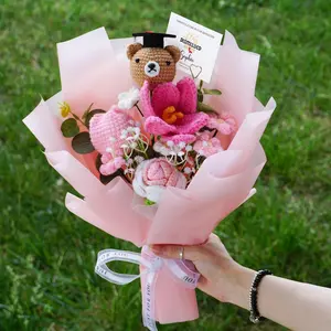Handmade Crochet Graduation Flower Bouquet with Bear, Amigurumi Senior Gift, Graduation Bouquet, Meaningful Keepsake Gift