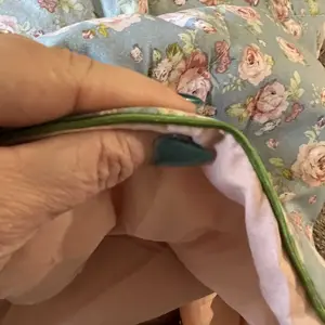 1pcs of small floral print summer quilt, super soft and skin-friendly air-conditioned quilt, suitable for use in all seasons, bedrooms, and living rooms